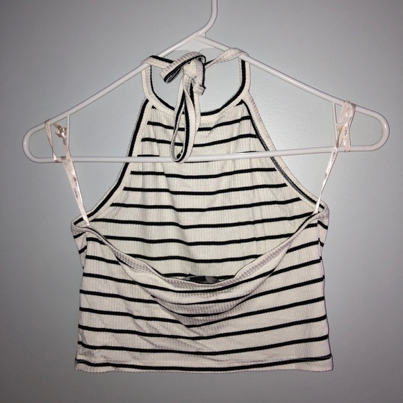 Black and white crop top - Picture 2 of 2